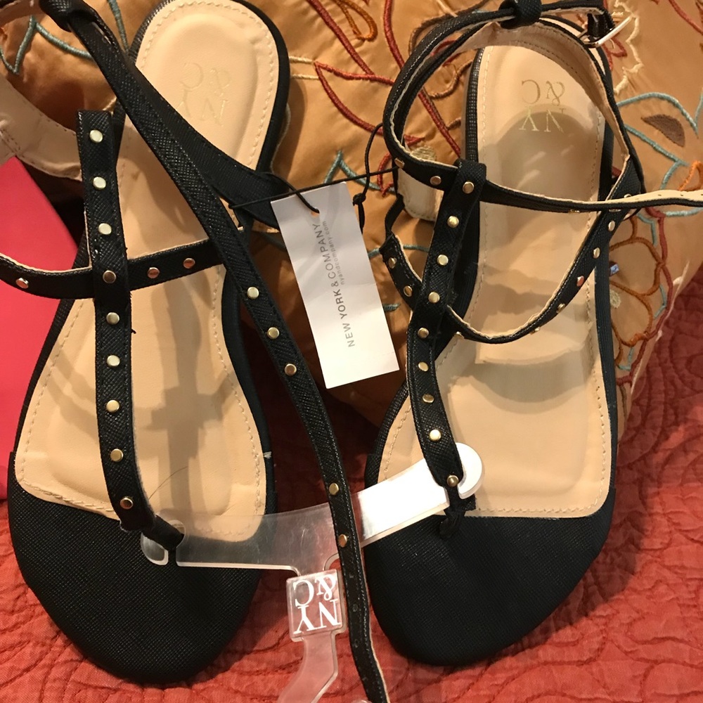 New w/tags Ny & co sandals